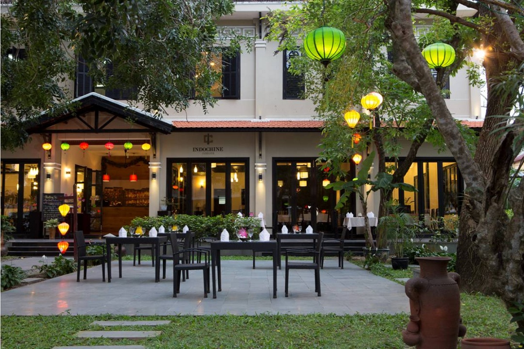 Mẫu thiết kế nhà hàng sân vườn Indochine sang trọng