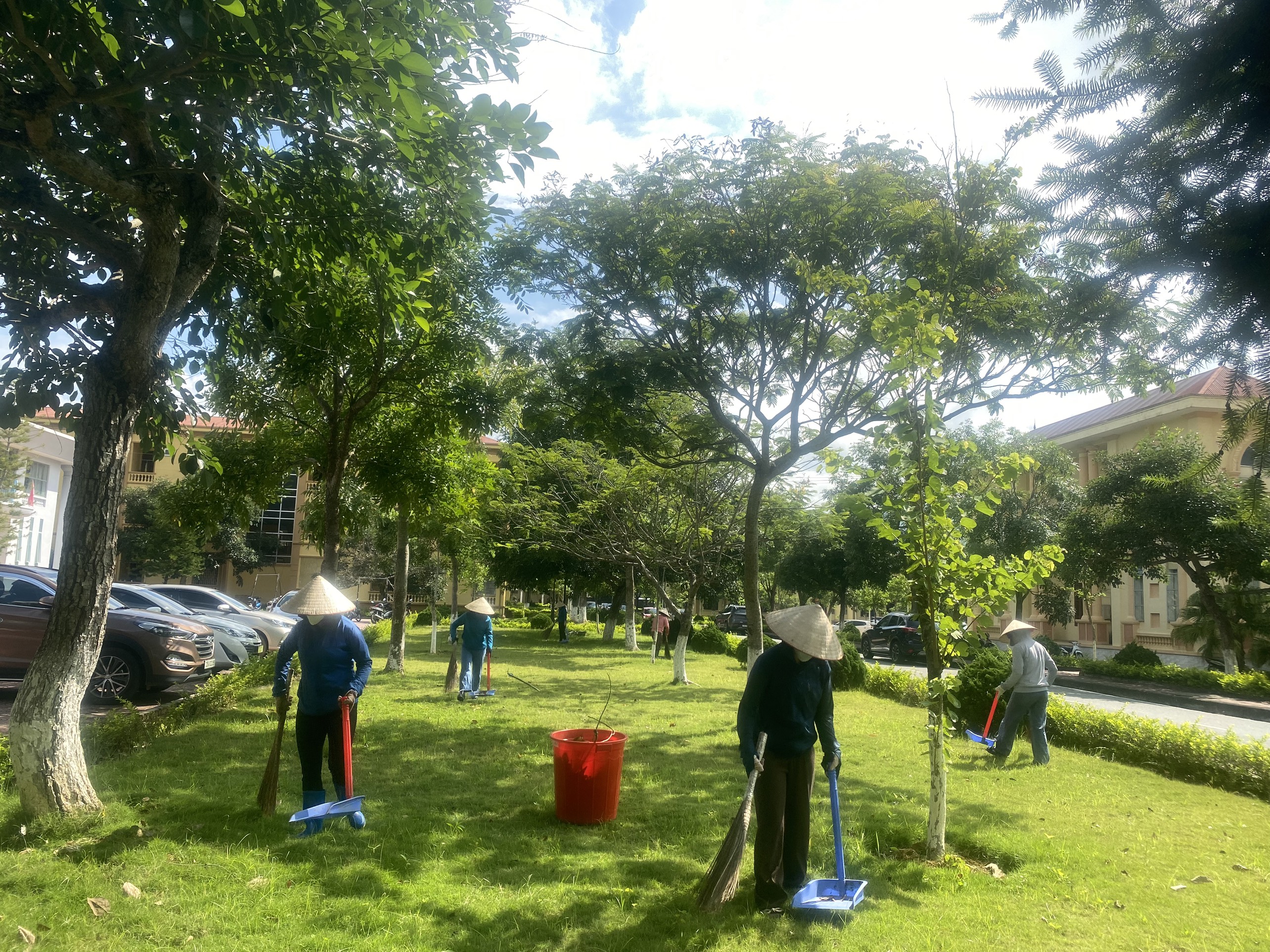 HATA Landscape là đơn vị hàng đầu trong việc cung cấp dịch vụ bảo dưỡng cây xanh