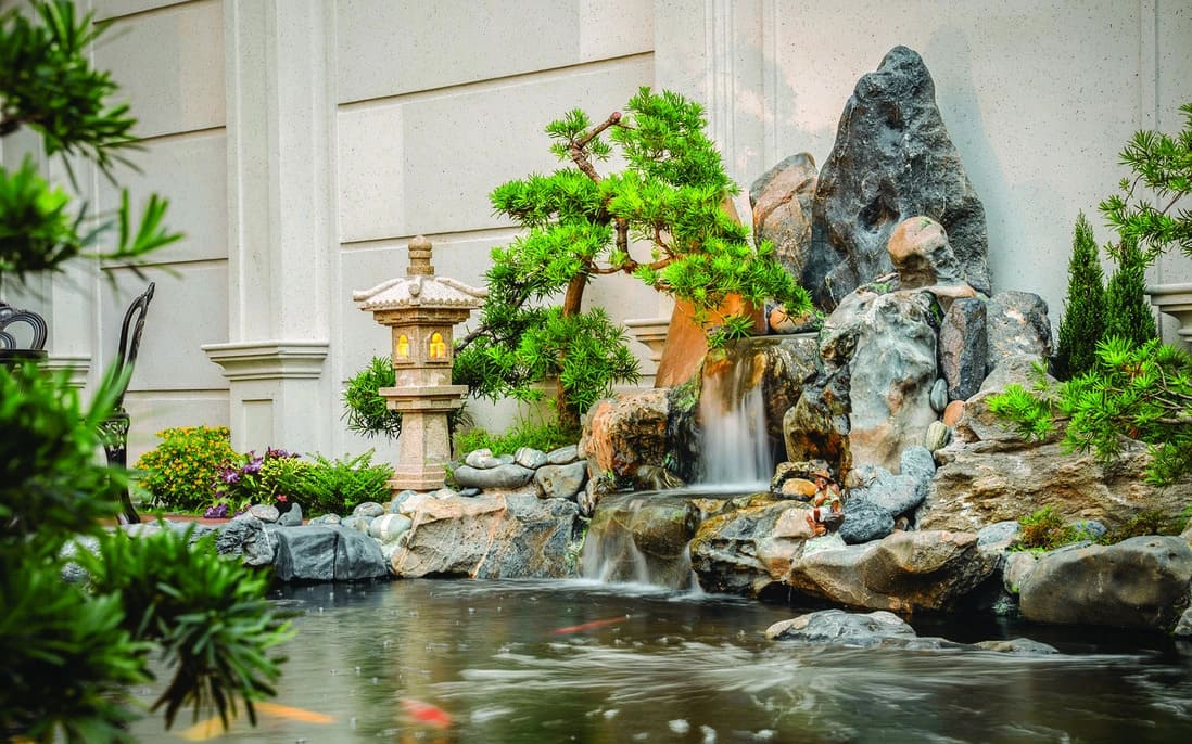 Tiểu cảnh thác nước kết hợp cây bonsai