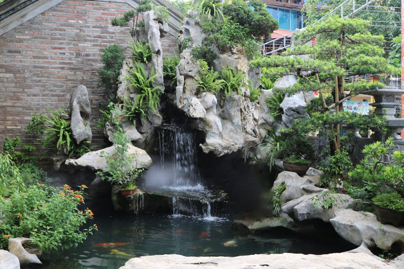 Tiểu cảnh thác nước sân vườn ngoài trời